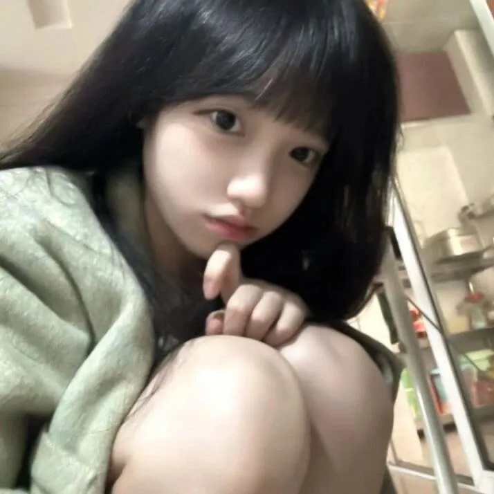 红衣小女孩